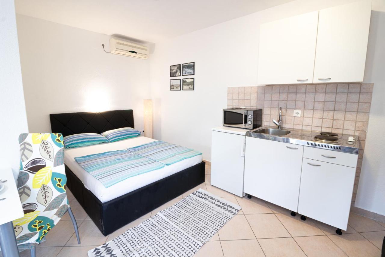 Apartments Dujmovic With Terrace Baska  Exterior photo